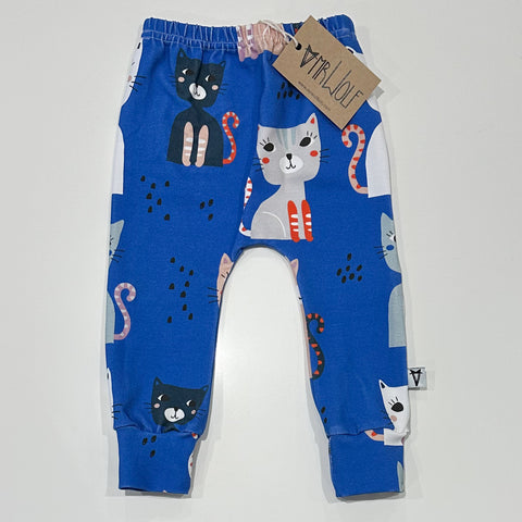 SALE -baby leggings - big blue cats